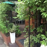 トラットリア チェーロ - チェーロ バー側なコッチ側はそのままな感じ