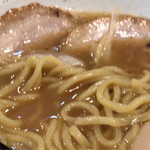 上州山賊麺 大大坊 - 食べてる途中で、ごめんなさい。
アプリのトラブルで、写真が撮れていませんでした。特製山賊麺 醤油。900円。