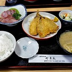 やま美 - いなだとアジフライ定食1000円