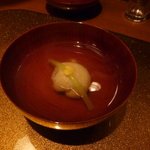 野菜割烹 あき吉 - 清まし汁　芋もち（インカの目覚め）