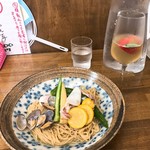 きくや - 浅蜊と夏野菜の冷たいまぜそば〜自家製トマトサイダー割り付〜