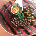 メインの牛ステーキ