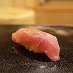 日本橋蛎殻町 すぎた - 鮪 中トロ 噴火湾