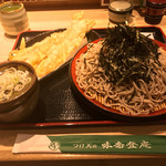 味奈登庵 - ザルソバビンボー！  ざるそば大盛り＋穴子天ぷら＋いか天ぷら！