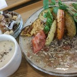 カフェプラスケーキ ククー - オムライス