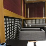 Miyukian - スタイリッシュな店内にはカウンターやテーブル席の他に個室も用意されレンタルスペースとしての活用も可能だそうです。
                      
