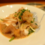 鮨 おさむ - 夏ふぐの湯引きをヒラメと赤ムツの肝であえて
