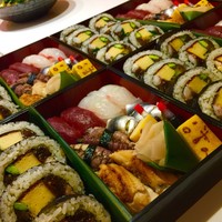 鮨いずみ - テイクアウト。超豪華な太巻！