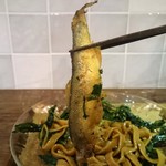 自然派中華 クイジン - 鮎と焦がし葱､空芯菜､生姜麺の和えそば　鮎リフト