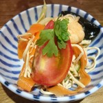自然派中華 クイジン - ランチ共通 週替り副菜　海老と干豆腐の和え物