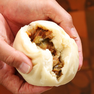 A pork bun loved in Namba, Osaka for 71 years!