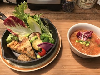 RK GARDEN  - ローズマリー風味のジャガイモのガレットと焼き野菜