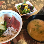 Mekikinoginji - 鮪の磯丼＋ミニサラダ＋味噌汁