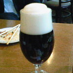 スプリング バレー ブルワリー - ハーフ＆ハーフ（スプリングバレー：一番搾りスタウト（黒）＝１：１）　５２０円