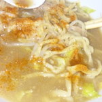 自家製太麺 ドカ盛 マッチョ - スープも熱く旨くなってます。