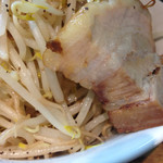 麺処 マゼル - チャーシュー厚み