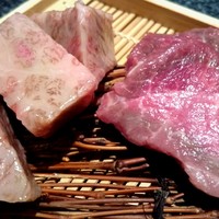 味鉄 東京赤坂店 - 左 熟成サーロイン、右 シャトーブリアン