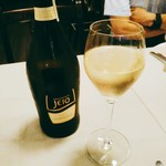 アレグロ コン ブリオ - 先ずはスパークリングワインで乾杯。