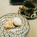 アレグロ コン ブリオ - いろいろナッツのセミフレッド、ミルクアイス、ケニアのコーヒー。