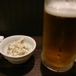 Nanashigure - ごぼうサラダと山田君生ビール