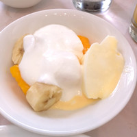 ラ プルーズ東京 - 杏仁豆腐、フルーツにヨーグルト