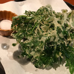 小料理 哲  - 春菊の天ぷら