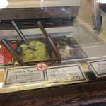 70705383 - 常時10種類くらい揃えている．