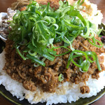 カメイノ食堂 - ごぼうと九条ネギのドライカレー梅肉添え