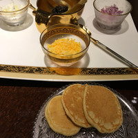 銀座 まる市 - キャビアとそば粉パンケーキ♪