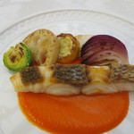 リストランテ カノビアーノ - 本日鮮魚のポワレ、万願寺唐辛子のソース 夏の焼き野菜添え