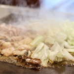 Seiryuu Edo - 野菜と一緒に鉄板で豪快に焼き上げます