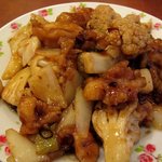六福楼 - ランチ　カリフラワーと鶏肉のﾄｳﾁ炒め