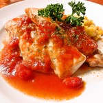 木香里 - ランチ一例。日によって違います。チキンソテートマトソース、だったかな。