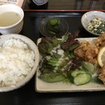 Tosu Te - 唐揚げ定食　650円