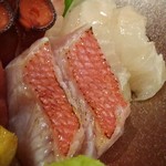 旬魚旬菜まるとび - 金目鯛の炙り。炙ることで旨味が増します！
      