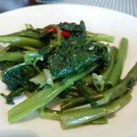 中国飯店 琥珀宮 - 空心菜の腐乳炒め