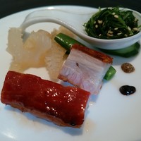 中国飯店 琥珀宮 - 前菜の盛り合わせ
