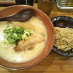 伝蔵 - 白味噌ラーメン＋半チャーハンセット ８６０円(税込)(2017年7月26日撮影)