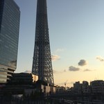 六厘舎 TOKYO - ←の公園からの夕景