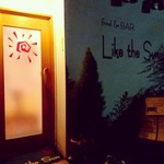 food & BAR Like the Sun - 外観