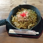 Okonomiyaki Kiraku - 焼きそば（450円）2017年7月