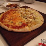 MISTICANZA - 料理写真:1707_MISTICANZA_Margherita Pizza 1/2@42,500Rp、Patata Pizza 1/2@50,000Rp 