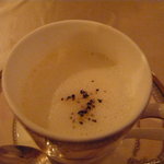 日比谷パレス - 温かい白菜のポタージュ、豆乳のカプチーノ仕立て
