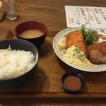 ハンバーグ専門店Hassaku - 白身魚フライ＆ヘレカツ