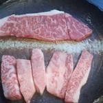 炭火焼肉屋台 たじま屋 - ロースにカルビかな？