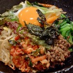 焼肉こぶた - 石焼きビビンバ（小）(\900)