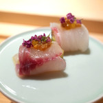 寿しの吉乃 - ４日寝かせた鯛 朝〆のイサキ 球体オリーブオイル