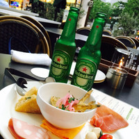 grigio la tavola - 