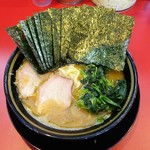 家系ラーメン たつ家 - 