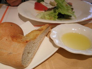 Arancha - ランチセットのパン